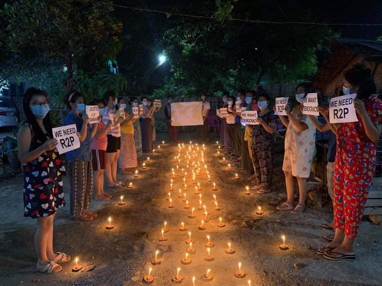 Byun_Sori6104's tweet photo. Mandalay , ChanMyaThaZi's Night Strike with candle vigil🕯️🕯️🕯️

#WhatsHappeningInMyanmar
#Mar25Coup https://t.co/YOzllUtTLk