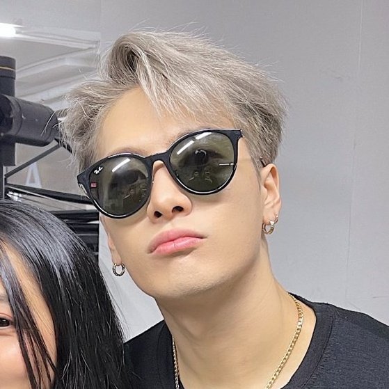 angelsyunjae's tweet photo. JACKSON SE TIÑÓ EL PELO DE GRIS JACKSON SE TIÑÓ EL PELO DE GRIS JACKSON SE TIÑÓ EL PELO DE GRIS JACKSON SE TIÑÓ EL PELO DE GRIS JAOSVAOSBSIABSUKSBSAINA https://t.co/oS0NZmY9lB