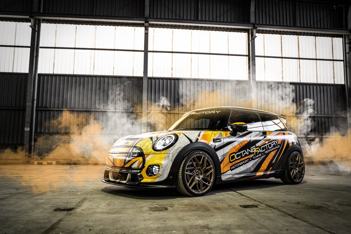RumBat's tweet photo. Elektrikli otomobillerde #tuning ve #modification işi de henüz başlıyor.
#JCW #Pro benzeri bir elektrikli @MINI hazırlayan @octane_factory Cooper SE'de #WiechersClubsport rollcage, RSIc6 kanat, 19" #Flowforged #Ultralight @BarracudaWheels #Dragoon jantlar ve bolca #CF kullanmış. https://t.co/QE3b2Y0X99