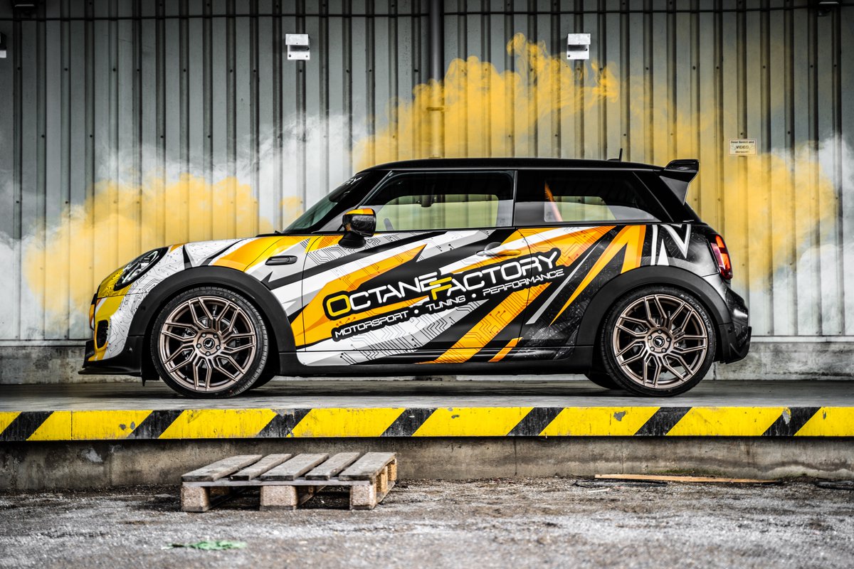RumBat's tweet photo. Elektrikli otomobillerde #tuning ve #modification işi de henüz başlıyor.
#JCW #Pro benzeri bir elektrikli @MINI hazırlayan @octane_factory Cooper SE'de #WiechersClubsport rollcage, RSIc6 kanat, 19" #Flowforged #Ultralight @BarracudaWheels #Dragoon jantlar ve bolca #CF kullanmış. https://t.co/QE3b2Y0X99