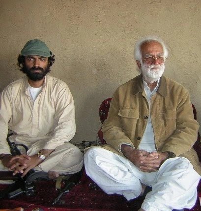 GuaharBugti's tweet photo. ڈٹے رہو مزاحموں یہ جبر ہے سحر نہیں
حسینیت کا درس ہے جو جُھک گیا وہ سر نہیں 
#ShaheedNawabAkbarBugti #Bhotar https://t.co/4DRzsBKLog