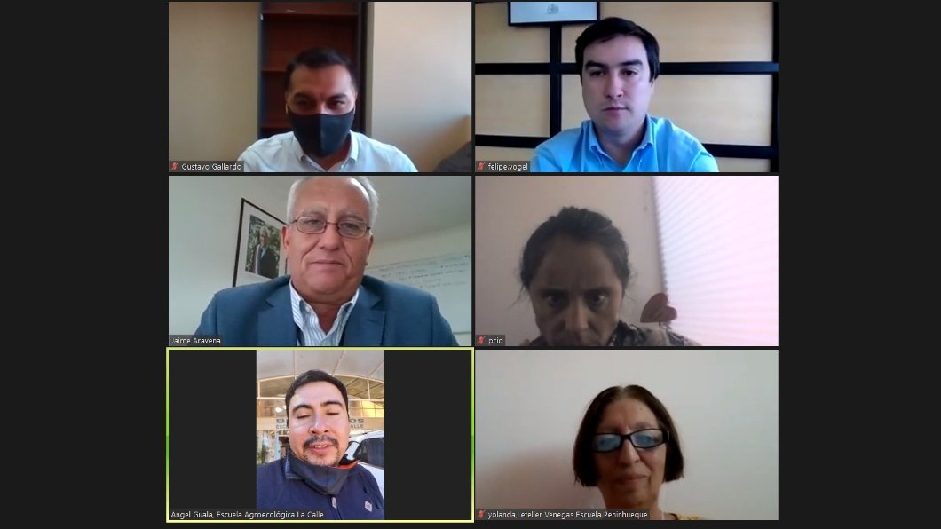 MTTBiobio's tweet photo. #AgendaMTT Seremi @J_AravenaSe junto a @Educbiobio Felipe Vogel se reunieron con parte de los directores de los 706 colegios de la Región, beneficiados con proyecto "Conectividad 2030" que busca mejorar la conectividad digital y entregar internet de alta velocidad.

#Conecta2030 https://t.co/ds7qjVoY1P