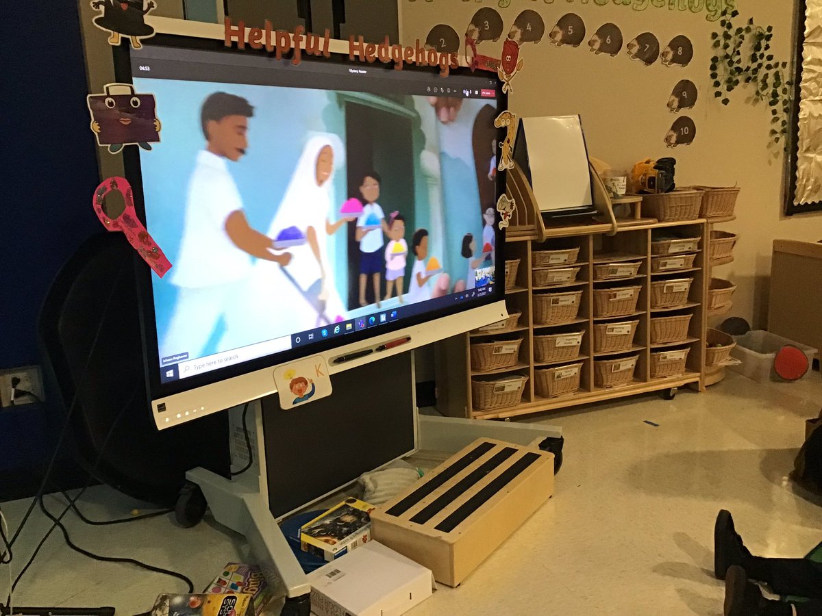 BISCLPNursery's tweet image. The #HelpfulHedgehogs showed excellent listening during mystery reader today and learned about the festival Holi. Thank you to Ishaan’s mom. #superlistening #festivalofcolors @BISCLincolnPark @The_IEYC