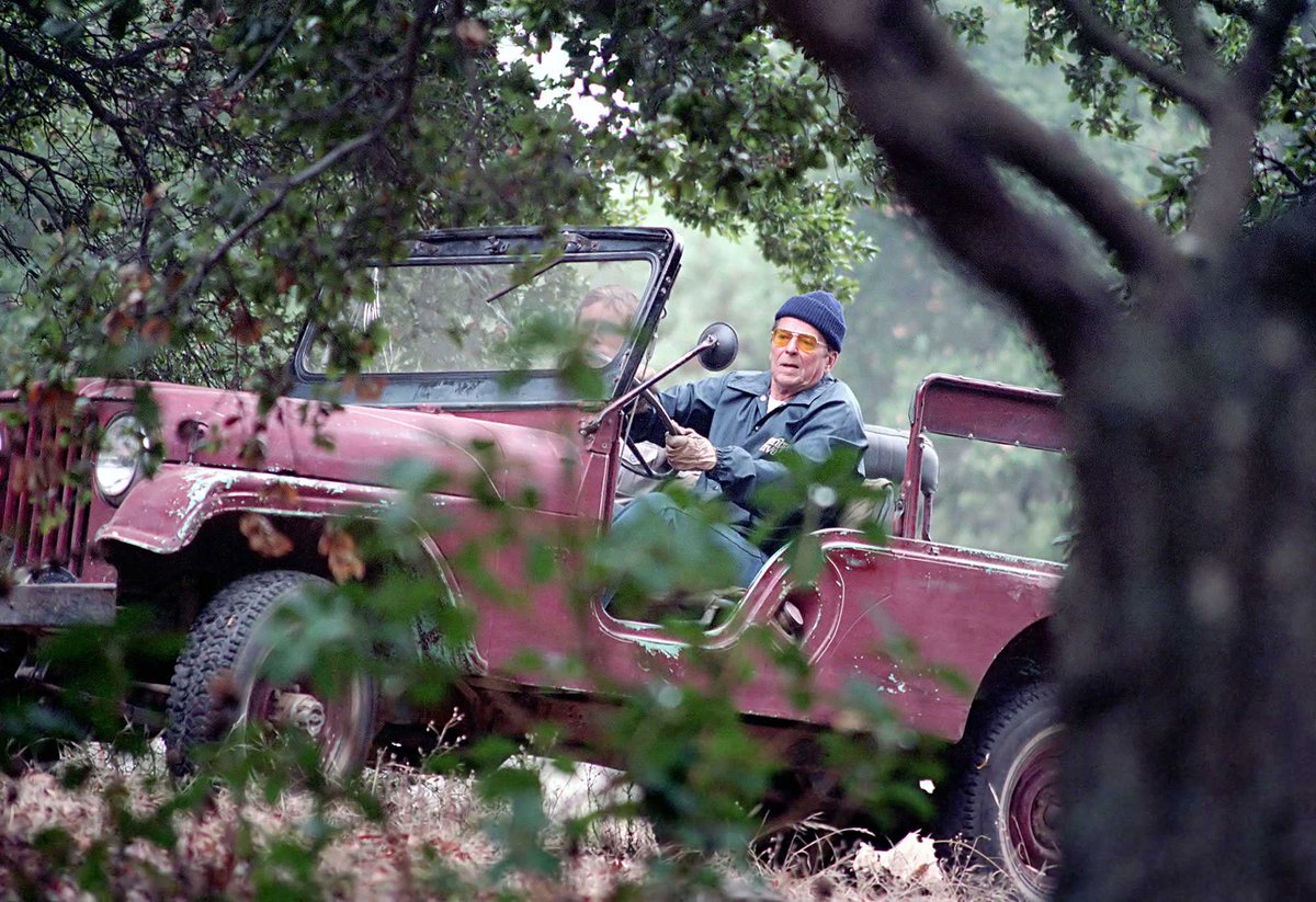 Did you know Ronald Reagan was a #Jeep fan? When life permitted an escape to his ranch, he was usually to be found behind the wheel of his faithful CJ-6. It was later joined by a blue CJ-8. Read the story here: legendmag.co.uk/president-reag… #jeeplife #jeepfamily