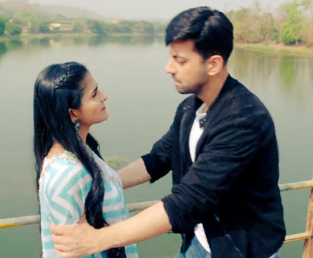 Anamika_Sweety's tweet photo. SAAKK non viewers, If this pic reaches you don't mistake them as a couple. 

They are still only Professor and Student... trust me 😉

#ShauryaAurAnokhiKiKahani  #Shakhi https://t.co/aEAMjxvS3O