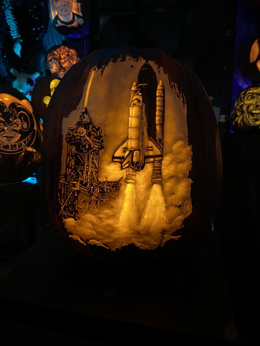 jo3y3dwards's tweet photo. Btw, here is where I left off after last stream. Just a bit more tower, a lot of smoke, and some overall fine tuning to go!
#WorkinProgress #NASA #pumpkincarving #funkins #twitchart https://t.co/bAlZuRzPb0