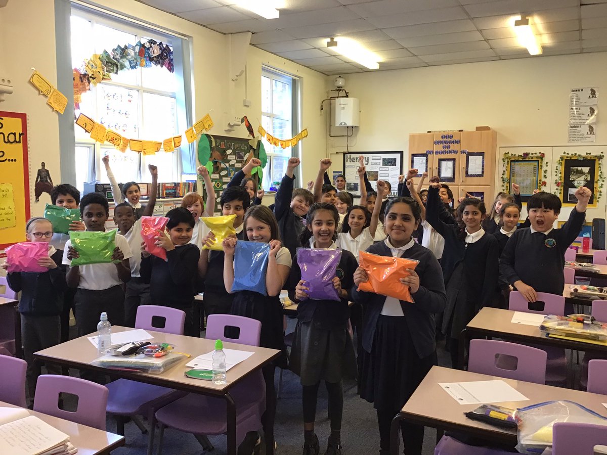 PindersPrimary's tweet photo. Year 5 have been so inspired by @AlanGratz book Refugee. We were shocked to learn that human beings across the world are still having to face such hardships in 2021. We want to help,so we have decided to do a sponsored colour run. If you can, please sponsor us following the link. https://t.co/XTVI6QBQ7e