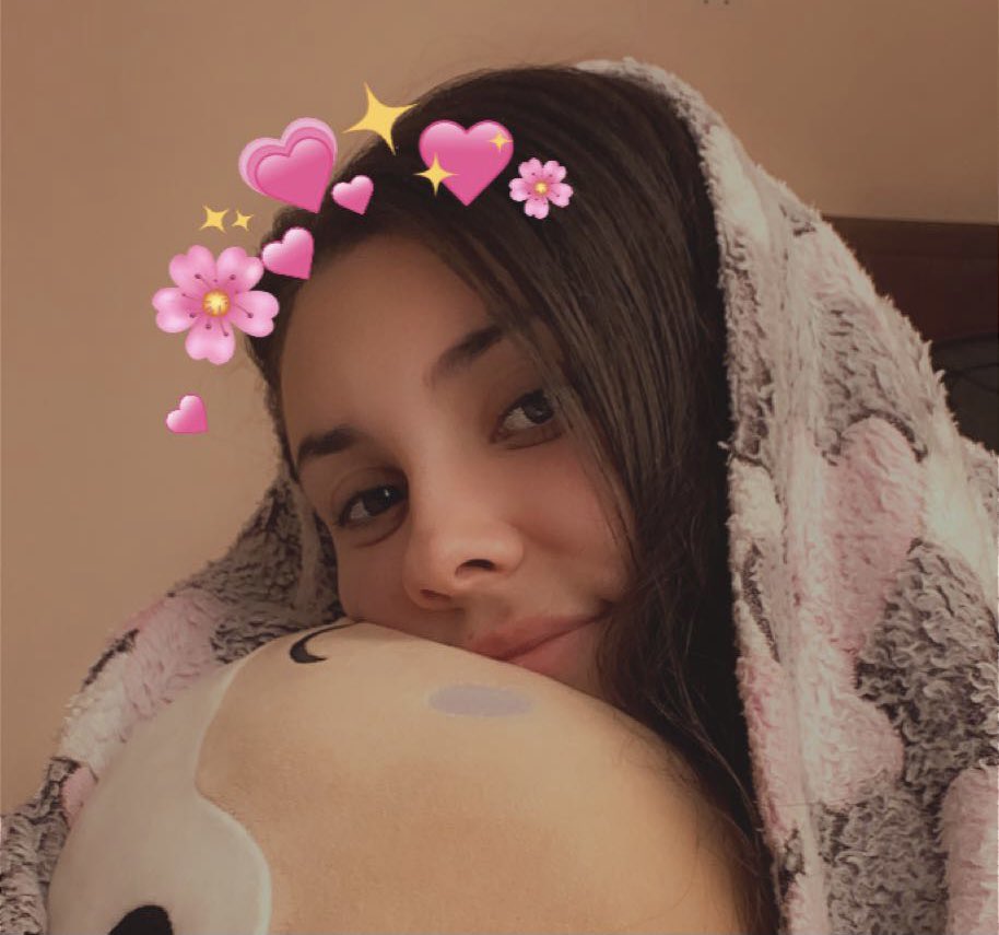 BbokiiAri's tweet photo. I'm proud to be STAY💕!
Hi, my name is Olya and I love Stray Kids very much, I want to find friends who, just like me, will be happy for every victory of these insanely talented boys!) And yes, I'm from Russia;) 
I love you❤️
Я люблю тебя ❤️
사랑해❤️ https://t.co/zDDJmdCwN6