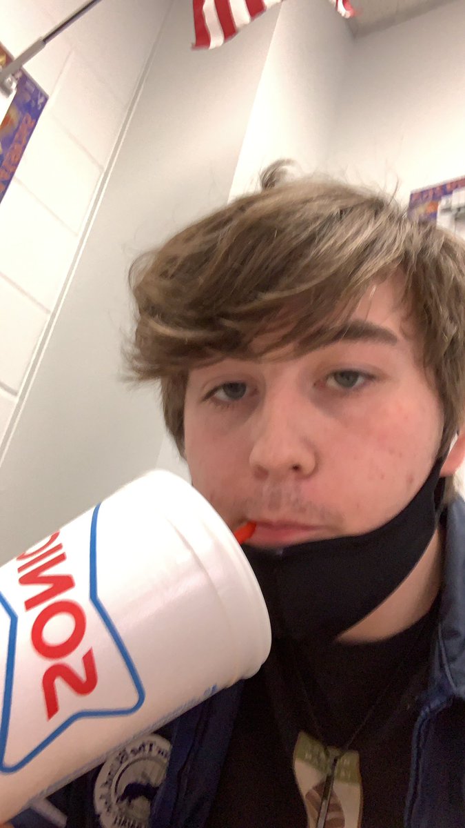 Spiivy's tweet photo. we in skoo rn what’s up twitter!!!! https://t.co/d2innUuNL6