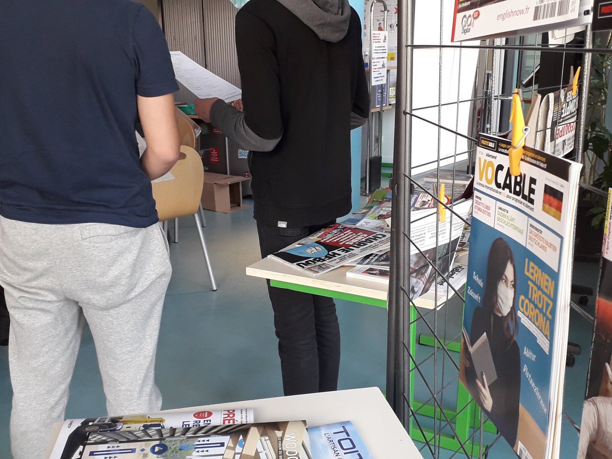 Doc_Gaudier's tweet photo. #SPME2021 Cet après-midi on continue avec les 2des #bacpro #tisec : #baindepresse #jesuisprofdoc https://t.co/VLPBJ3U9rx
