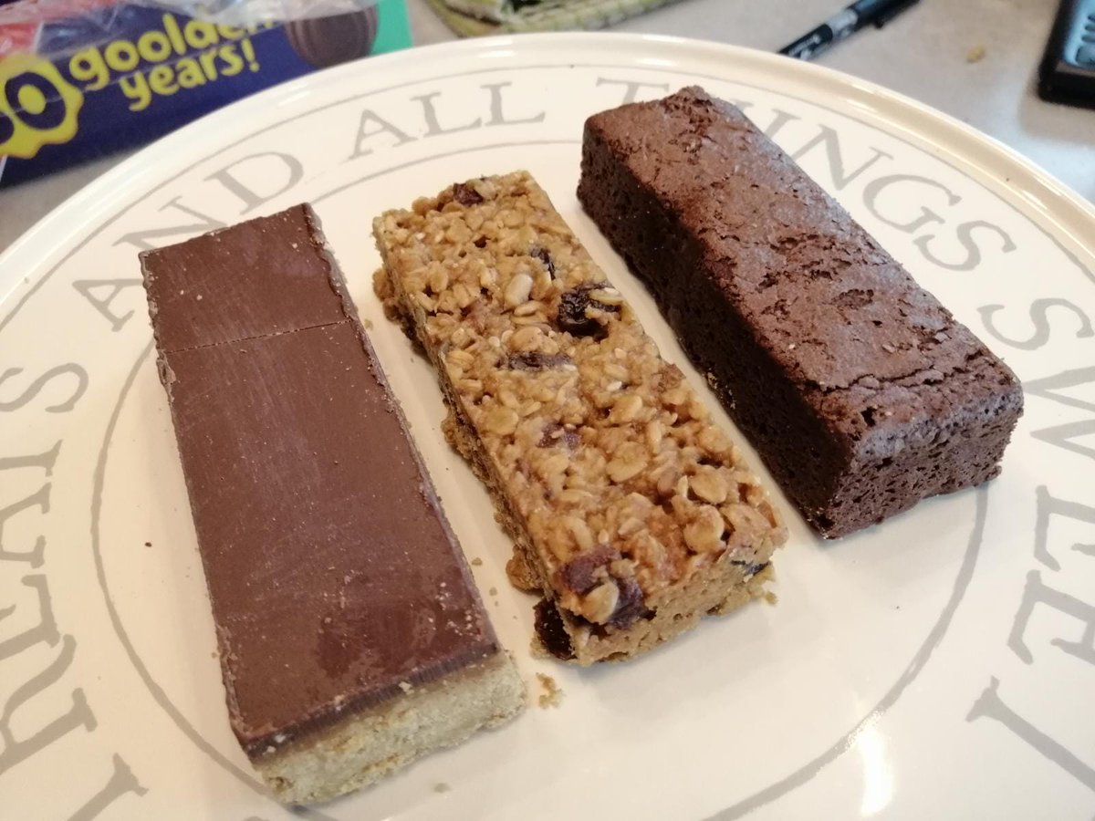 ReuthesGardens's tweet photo. The Lodge café offers a selection of cakes including both Gluten Free and Vegan options. Here are our Gluten Free Chocolate Brownie, Salted Caramel Millionaires Slice and Granola bar https://t.co/3dhywU3pJ3