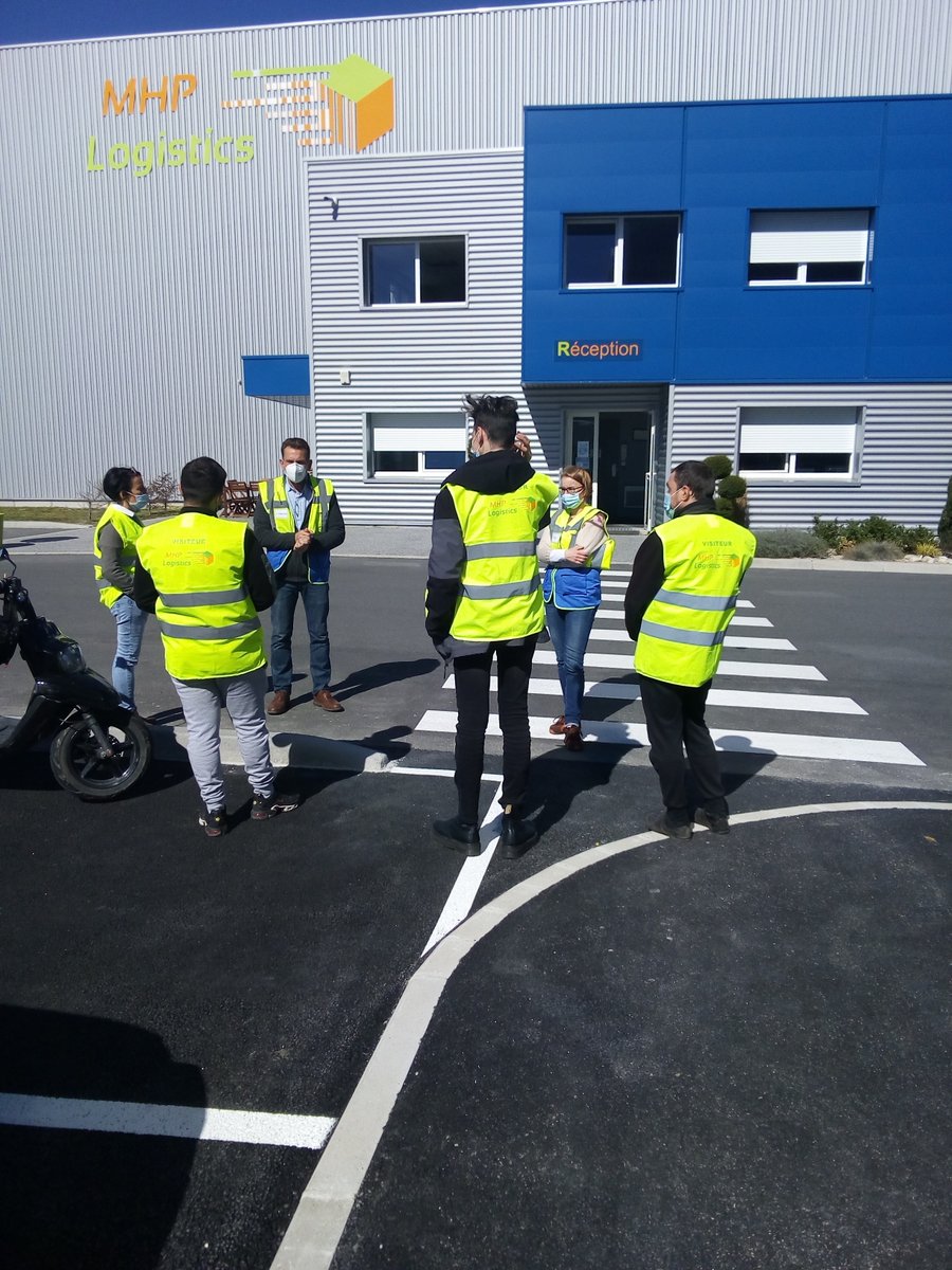 crivier42's tweet photo. #Poleemploi #AndrezieuxBouthéon #1SP1E2021  #DOMEX  découverte des métiers  #transportLogistic aux jeunes #1Jeune1Solution #TousMobilises : plusieurs événements réalisés... 
 - visite entreprise #MHPLogistic 
 - réunion de présentation #TransportLardon 

@GallCecile @desvaquet https://t.co/14czd6WT19