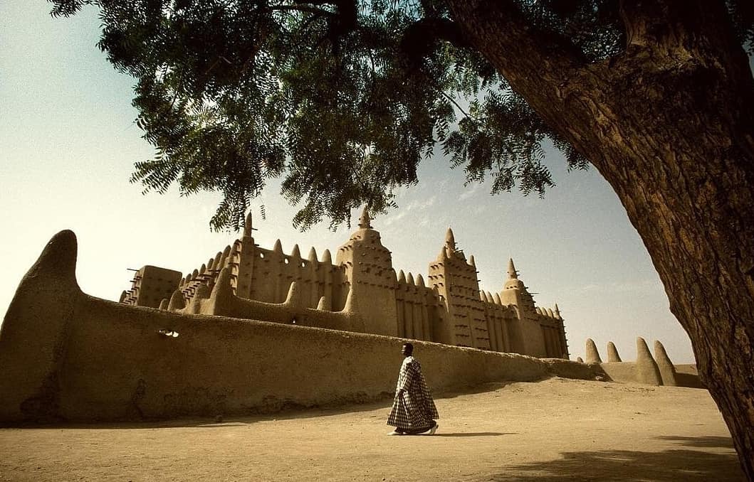 afrodyssee's tweet photo. MALIAN SKETCHES
Majestic takes of Malian scenes. 1992. By Roberto Nencini @robertonencini #robertonencini #ruralafrica #dogon #mosque #90s #africanlandscapes #mali #africa #geneva #afrodyssee https://t.co/7wo6MyKf4C