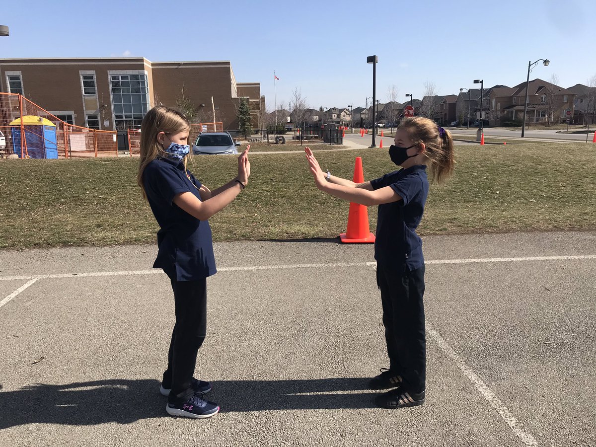 handley_ms's tweet photo. Huge congratulations to the grade fours for their hard work during March Madness. We had our extra gym time today and got started with creative movement! Thank you to @MadameCallaghan @KarenDrummond13 and @stpetersmilton student parliament for organizing! https://t.co/chzYukisvt
