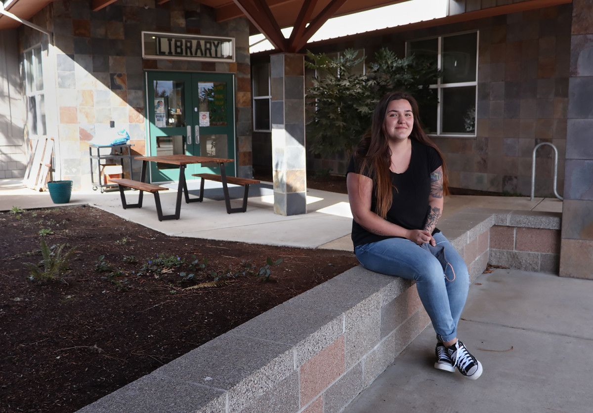 IndianAffairs's tweet image. Traditionally, the role as a Tribal elder was to pass down the language through oral stories but after years of assimilation that role is now on the shoulders of the young language department staff. Read more at @IndianCountry bit.ly/3caoC5p