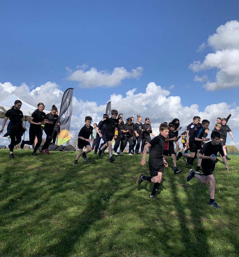 EBeachellDRET's tweet photo. Fantastic turnout for the @CharnwoodColl 2021 Cross Country Cup🏆 Congratulations to all students who participated! Results will be released tomorrow🏃‍♂️🏅@CharnwoodPE @DRETsport #CWCSport https://t.co/SZZjEiR5f4
