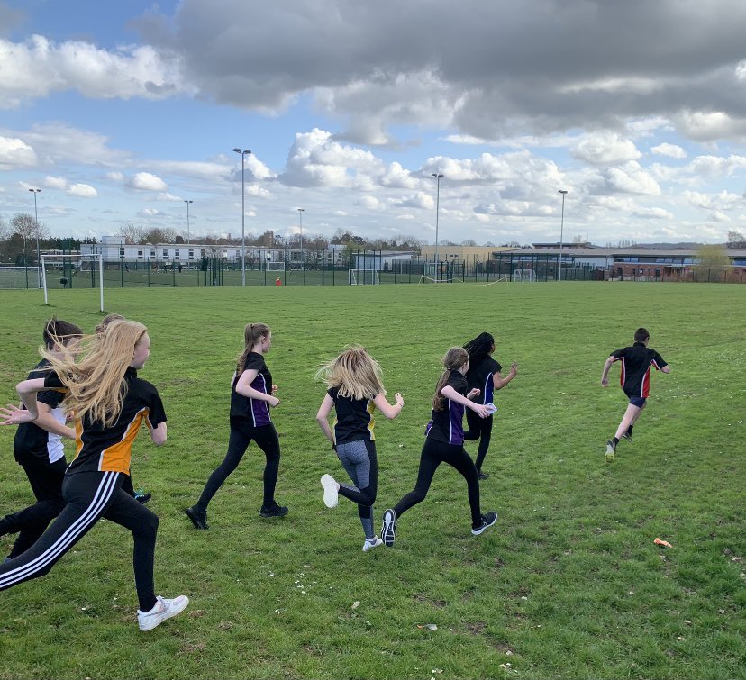 EBeachellDRET's tweet photo. Fantastic turnout for the @CharnwoodColl 2021 Cross Country Cup🏆 Congratulations to all students who participated! Results will be released tomorrow🏃‍♂️🏅@CharnwoodPE @DRETsport #CWCSport https://t.co/SZZjEiR5f4