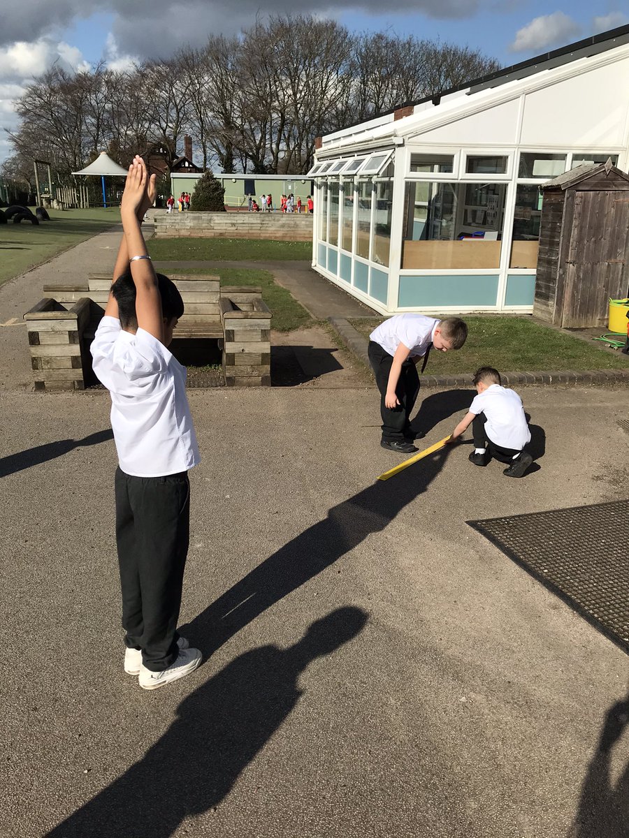 WhetstoneYear3's tweet photo. This afternoon, we have been exploring shadows ☀️ https://t.co/ZgRZVnFgC2
