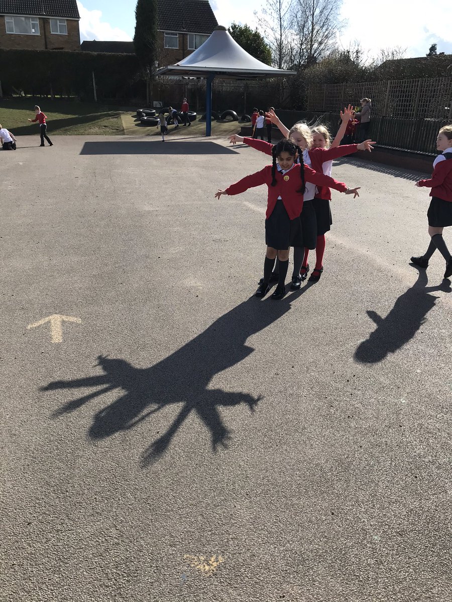 WhetstoneYear3's tweet photo. This afternoon, we have been exploring shadows ☀️ https://t.co/ZgRZVnFgC2