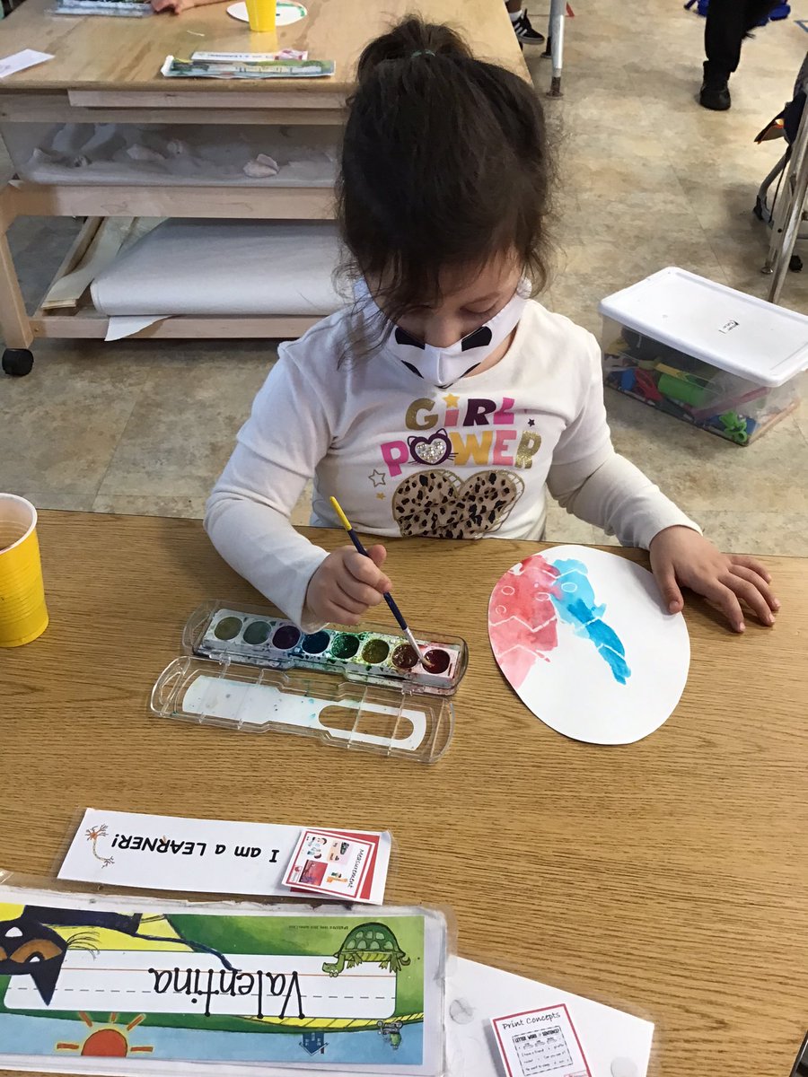 Mrs_Lucito's tweet photo. There’s magic all around @MeadowDrMineola ! Today we used water color to paint magical eggs and watched the magic appear before our very eyes 🎨😱🥚 #MineolaProud #PreKGrows https://t.co/JldC6ihQ34