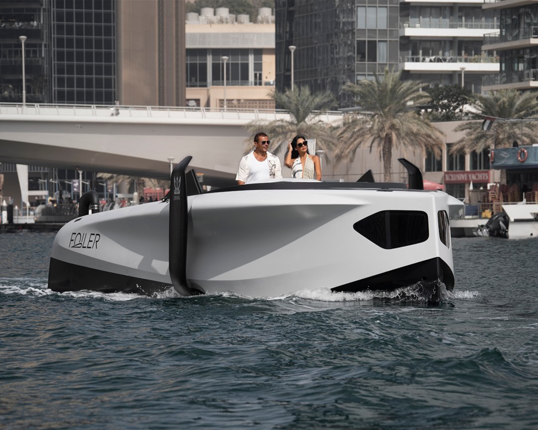 FoilerOfficial's tweet photo. Cruising in luxury through the @dubaimarinaofficial with @amrdiab and @enjykiwan https://t.co/jz6WiOALqK