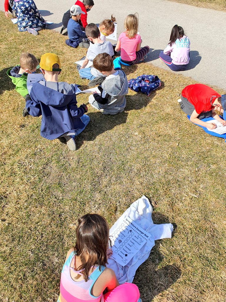 GrowingMinds105's tweet photo. Spring Nature Scavenger Hunt! 🌱🦆🐦🪶 https://t.co/sbXCV8382W