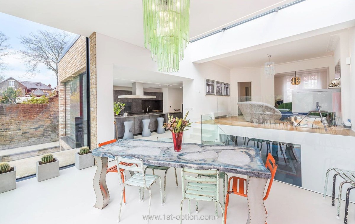 1stOptionBooker's tweet image. Check out Carlo, this week's Hot Property. A gorgeous residential shoot location, full of character and charm. Hit the link to check out the rest of this fabulous property - 1st-option.com/locations/carlo
#1stoption #locationagency #shootlocation #filminglocation #interiordesign