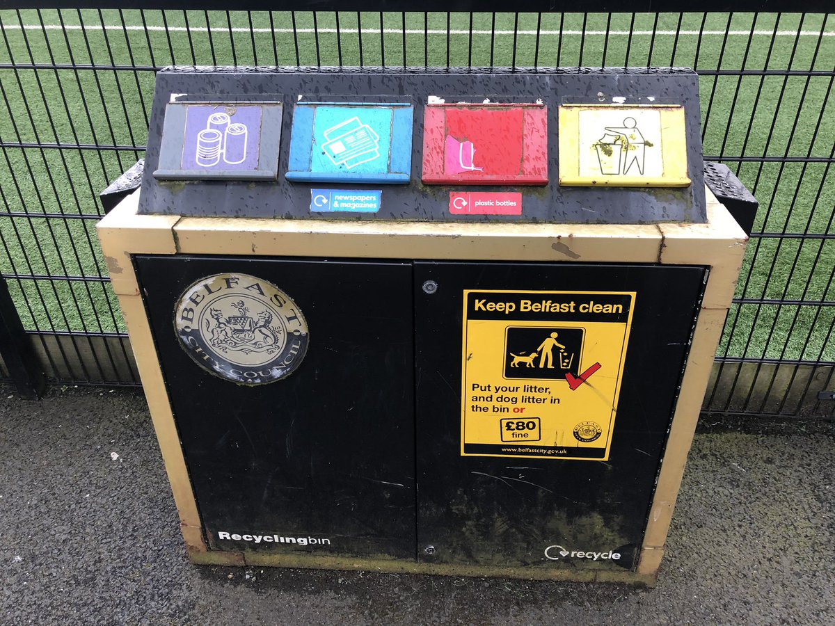 Chuaigh muid i dteagmháil leis an Chomhairle inniu faoi chomharthaí nua Béarla amháin sa pháirc áitiúil

Today we contacted <a href="/belfastcc/">Belfast City Council</a> about English only signs at Fennell Park which goes against their own policy, NDNA, ECRML, <a href="/ForasnaGaeilge/">Foras na Gaeilge</a> guidance. #Gaeilge