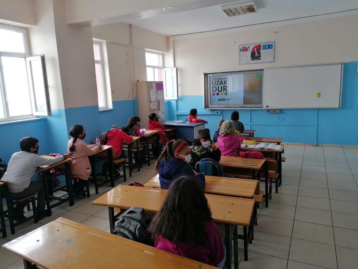2021 Bingöl Kardeşlik Yılı Kamu Eylem Planı çerçevesinde okul Rehber Öğretmenimiz okulumuz öğrencilerine ve velilerimize Madde Bağımlılığı ve Teknoloji Bağımlılığı Semineri gerçekleştirmiştir.<a href="/bingolvaliligi/">T.C. Bingöl Valiliği</a> @karliova_resmi <a href="/bingolmem/">Bingöl MEM</a> @KarliovaMEM <a href="/RahmiGuney/">Rahmi GÜNEY</a> <a href="/Maliyldz12/">Mehmet Ali YILDIZ</a>