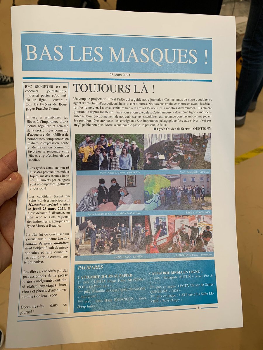 AcademieDijon's tweet photo. Remise des prix du concours journalistique #BFCReporter2021 @bfc_region. Félicitations aux lycées lauréats ! 👏 
Bravo également à l'ensemble des participants de cette journée "Hackathon spécial médias" pour leurs productions, qui seront réunies dans une édition papier unique. https://t.co/z9CTIJh4WG
