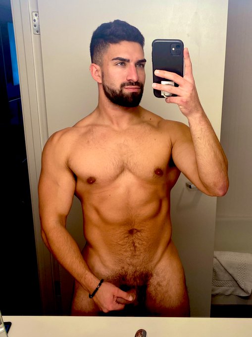 9 AM and I&rsquo;m already being a bad boy😈😈 https://t.co/UGxXLuxuM7