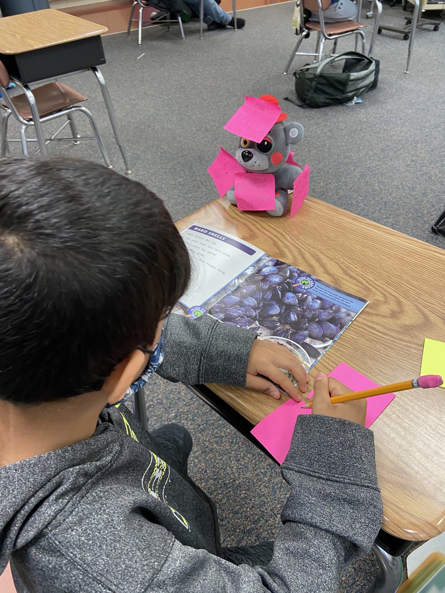 MBaiseyFCPS's tweet photo. Mrs Lipchock’s 2nd graders ⁦@ThurmontPrimary⁩ stop &amp; jot facts from their differentiated nonfiction texts #EngageStudents #CourageofaCougar https://t.co/fjts8u146T