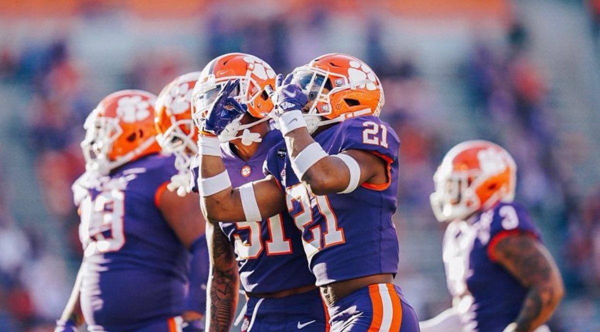 #AGTG 🚨Dream offer Alert🚨 Truly a blessing to be offered by <a href="/ClemsonFB/">Clemson Football</a>  Thank you 🙏🏾 <a href="/CoachConn/">Mickey Conn</a> <a href="/CoachVenables/">Brent Venables</a> <a href="/OscarSmithFB/">Oscar Smith Football</a> <a href="/coachcscott/">Coach Scott</a> <a href="/CoachEddie2/">Coach “Eddie” Burk Jr💎🎸👣</a> <a href="/Clemson247/">Clemson247</a> <a href="/TIinClemson/">Tigerillustrated.com</a> #ALLIN 
@rivalsmike <a href="/Andrew_Ivins/">Andrew Ivins</a> <a href="/Fast7v7/">FAST Houston</a>