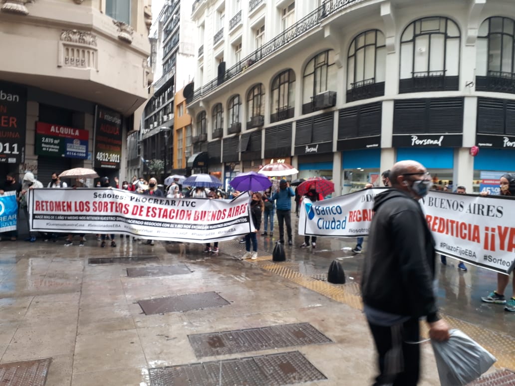 AndreaA63484557's tweet photo. Más firmas y entregas de llaves!
Estamos con los plazos cumplido y pocas entregas de viviendas.  @jorgeferraresi @MinHabitatAR @Procrear @BancoCiudad @BcoHipotecario @alferdez 
@horaciorlarreta https://t.co/qRFKkOvxaZ