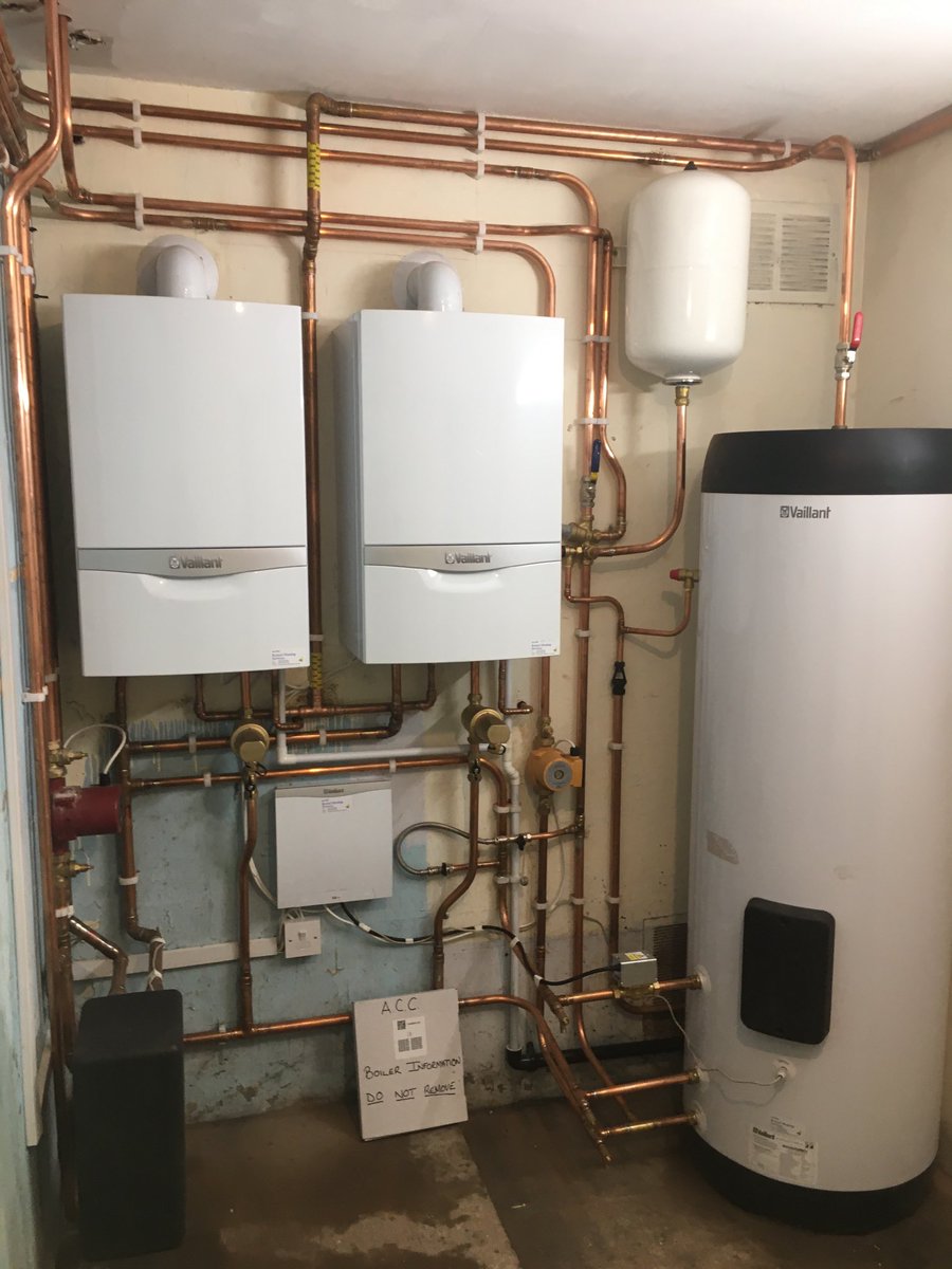 This lovely Vaillant set up just finished at my local vacation centre at Ashington cricket club big thanks to Don Graham for all his help👍.got my first injection when working at the club.#vaillantadvance