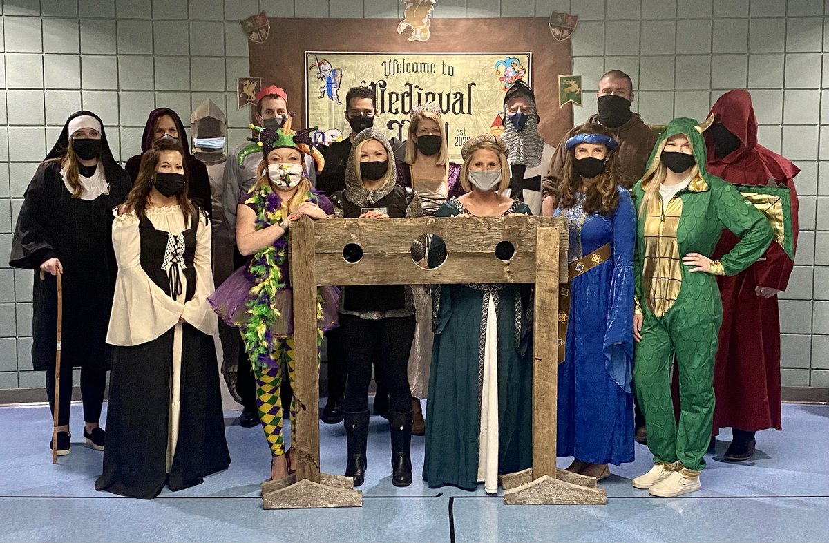 tamikern5's tweet photo. Medieval Day 2021 for Hyatts 7th grade has been fun and educational! So many activities and costumes! #thehyattsway #COVIDcantstopus https://t.co/Ybl48uubfJ