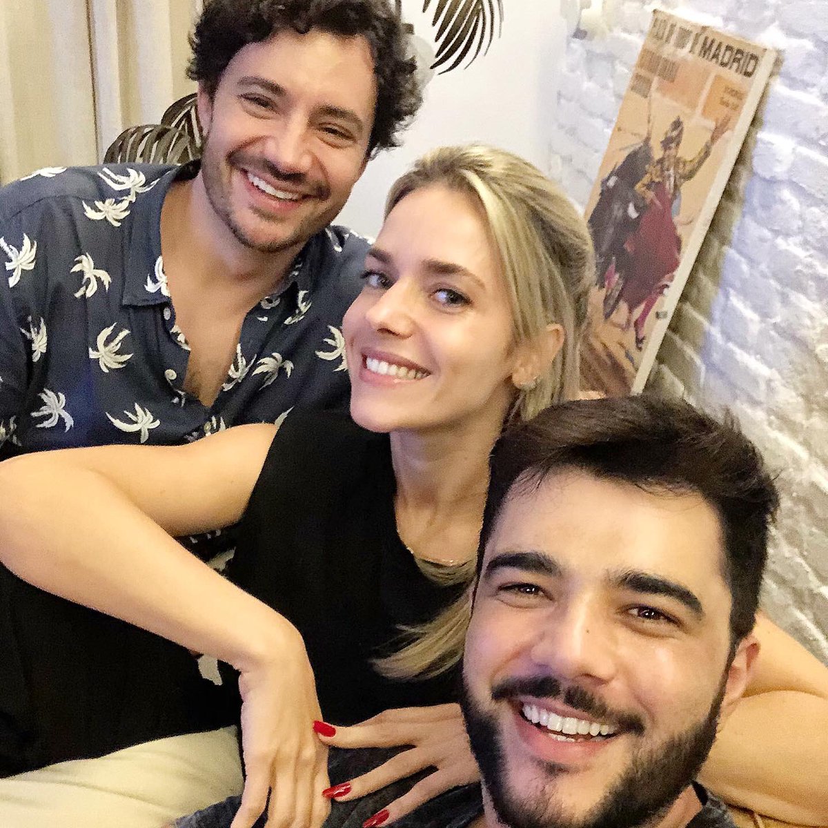 RodrigoFrampton's tweet photo. #tbt❤️ dos meus amigos amados!! Saudade de um abraço.. apertado, de um bj estalado na bochecha.. de ficar bem pertinho de quem eu amo. 😷 Fiquem em casa, se cuidem!! 🙏🏼 https://t.co/QxS4E46RSR
