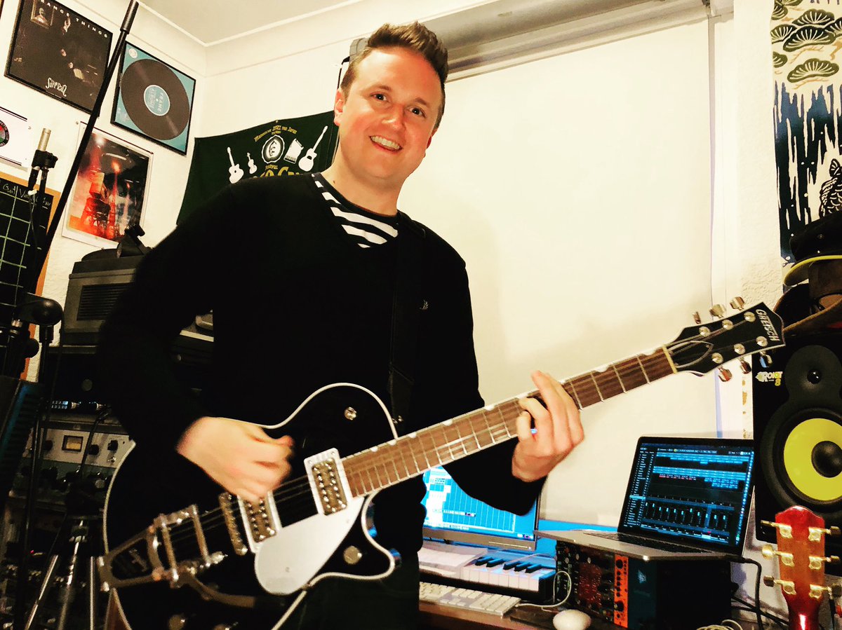 the_hawkmen's tweet photo. Loving the Gretsch guitar sound on our new songs.
#thehawkmen #hawkmen #studiolife #greystonerecords #krkrokit #vintagerecording #studioequipment #guitarsolo #guitarist #bigsby #bigsbyguitar #originalmusic #gretsch #musicians #rockabillystyle #gretschguitars #newmusic https://t.co/oi0LpAhd1l