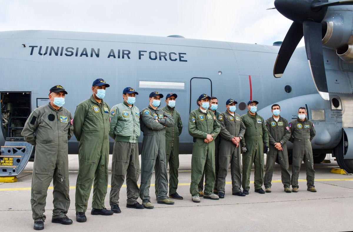 The #Tunisian Army received today a #Chinese donation of 100 000 doses of Sinovac COVID-19 vaccine.