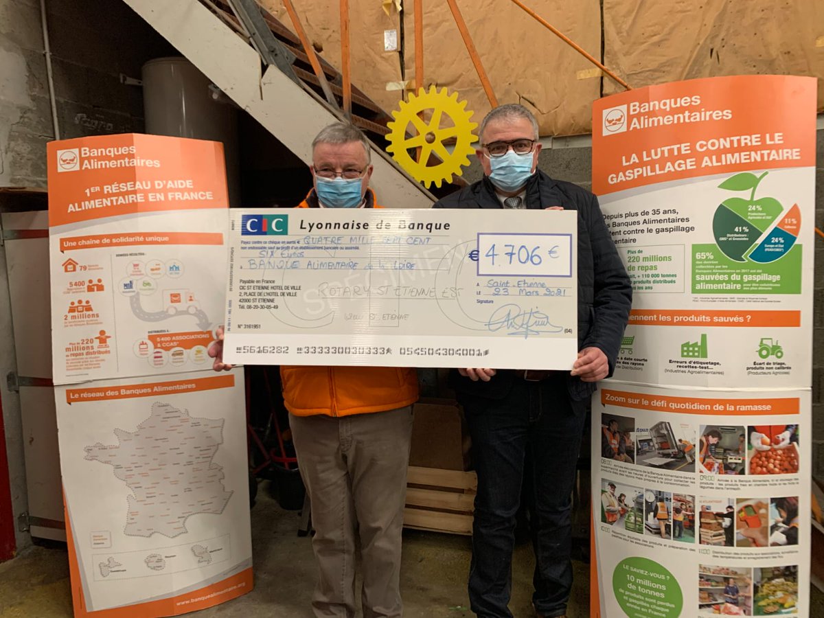 RCSTETIENNEST's tweet photo. A l'invitation de Jean GOYET, Président de la Banque Alimentaire de la Loire, a eu lieu, le mardi 23 Mars 2021, la remise officielle d’un chèque de 4706€, représentant le don fait par le ROTARY SAINT ETIENNE EST à la Banque Alimentaire de la Loire #BANQUEALIMENTAIREDELALOIRE https://t.co/yPGWefv2an