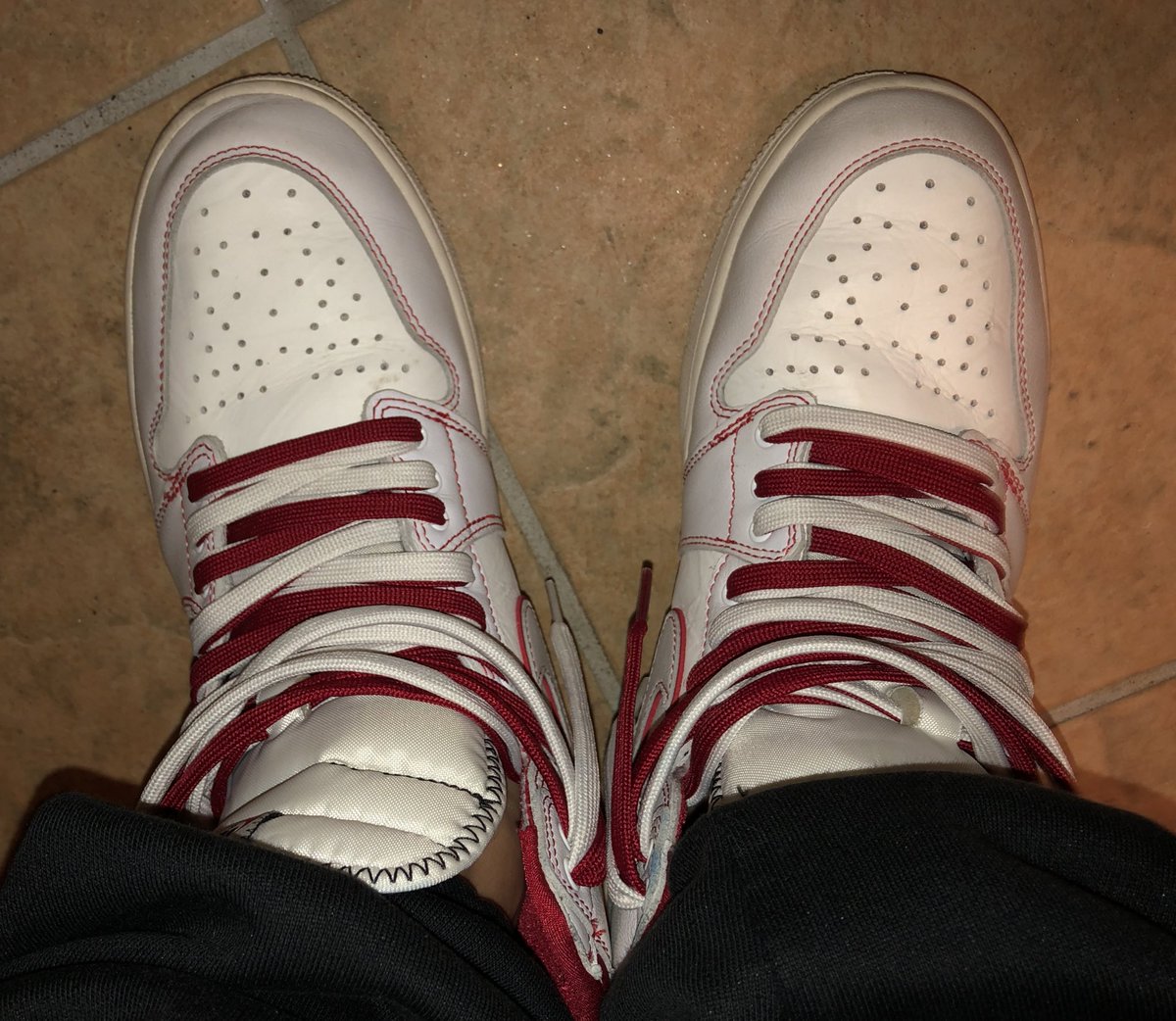 sanrendoso's tweet photo. これ買いたくて今日は夜ふかし
無事に買えたので寝ます
届いたらだいぶ履き込んだAJ1とダンク
に貼るんだー
また大事に履くんだー
って思ったら、楽しみで寝られない笑
#forefoot
#heelprotector
#守 https://t.co/PUBjemzVTB