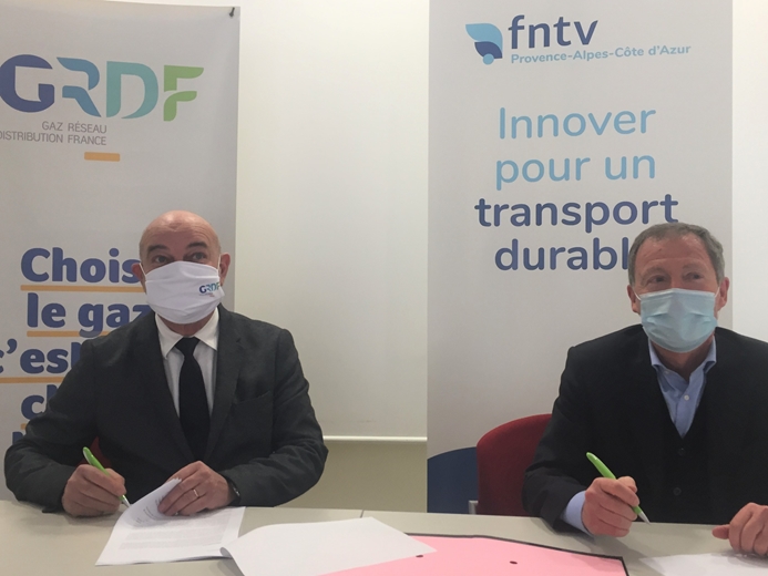 Signature du renouvellement de la convention de partenariat entre <a href="/GRDF/">GRDF</a> et la @FntvPacaCorse : accompagner la #TransitionEnergetique du transport routier de voyageurs avec le #gnv #biognv.