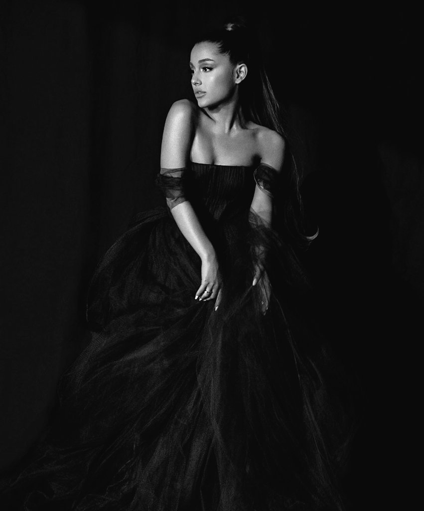 chartarianadata's tweet photo. .@ddlovato calls @ArianaGrande her “most supportive friend” in the music industry. https://t.co/olujQcSKwC