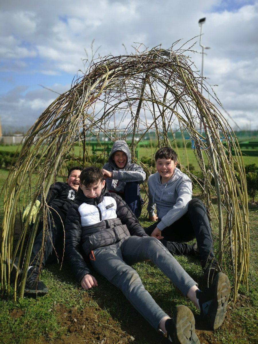 scoil_an's tweet photo. What a way to mark #NationalTreeWeek2021. The 6th class worked with willow artist Beth Murphy of Willow Wonder to plant and create five live willow huts for our Wild Willow Woodland. Great day of fun and creativity in the outdoors #outdoorlearningireland https://t.co/ZTn5QgPW55