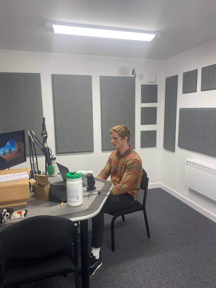 TruthFal's tweet photo. Charlie Curry is now ready to record our news roundup, which concludes our newsday.
Thanks for staying tuned and remember you can catch up with our stories on https://t.co/0usRCWhgw9
#newsroundup #truthfal https://t.co/bbH0sYz91F