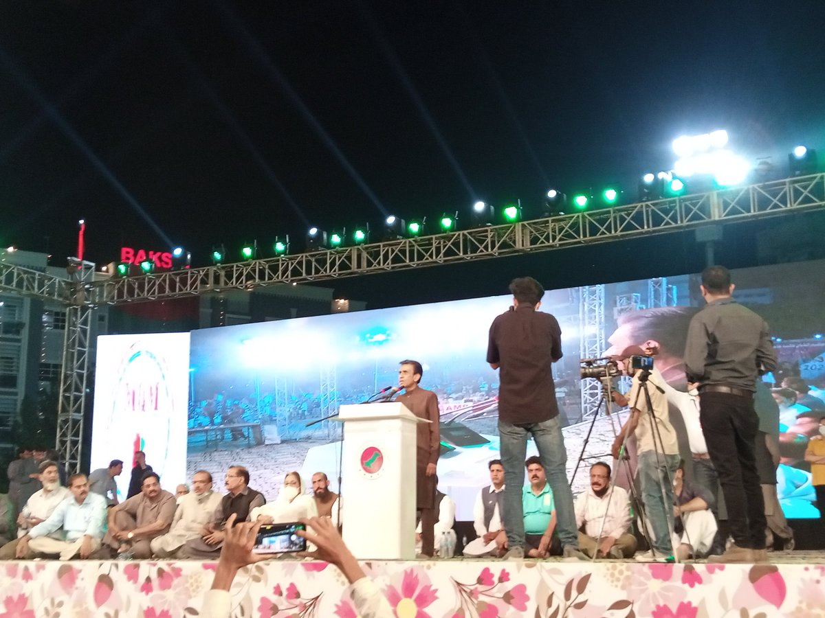 Bilalkhan92_'s tweet photo. بھول جانے کا شکوہ نہیں اب تم سے 
ہم بھی دل لگا بیٹھے ہیں اب ( ایم کیو ایم پاکستان)  سے-❤ https://t.co/hfv9mCZQY0