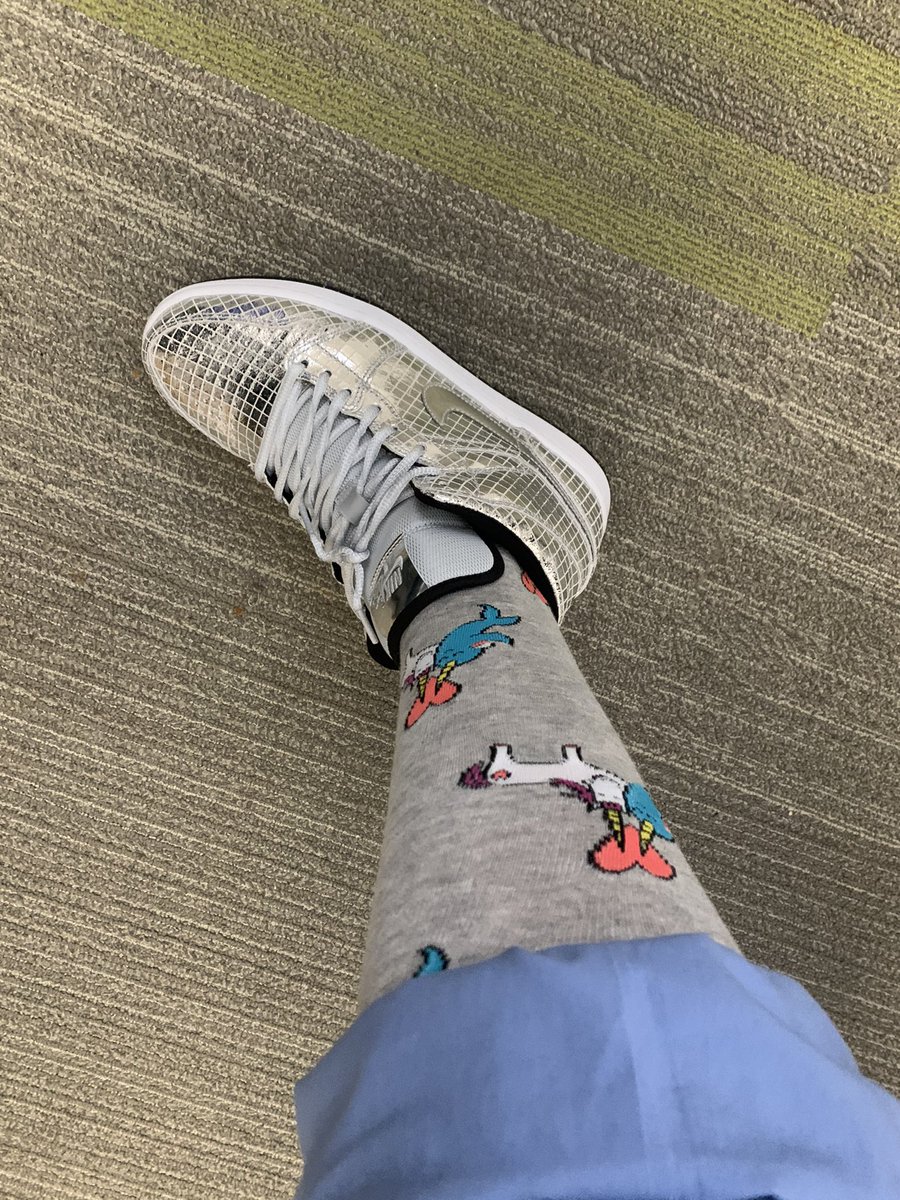 ericafarrandMD's tweet photo. Excuse me while I bring unicorn narwhal sparkle vibes to Thursday rounds. Yes I am the supervising MD and yes I take fashion cues from my 4 year old. Let’s go! #MedTwitter #MomMD https://t.co/9TKoIcM0TG