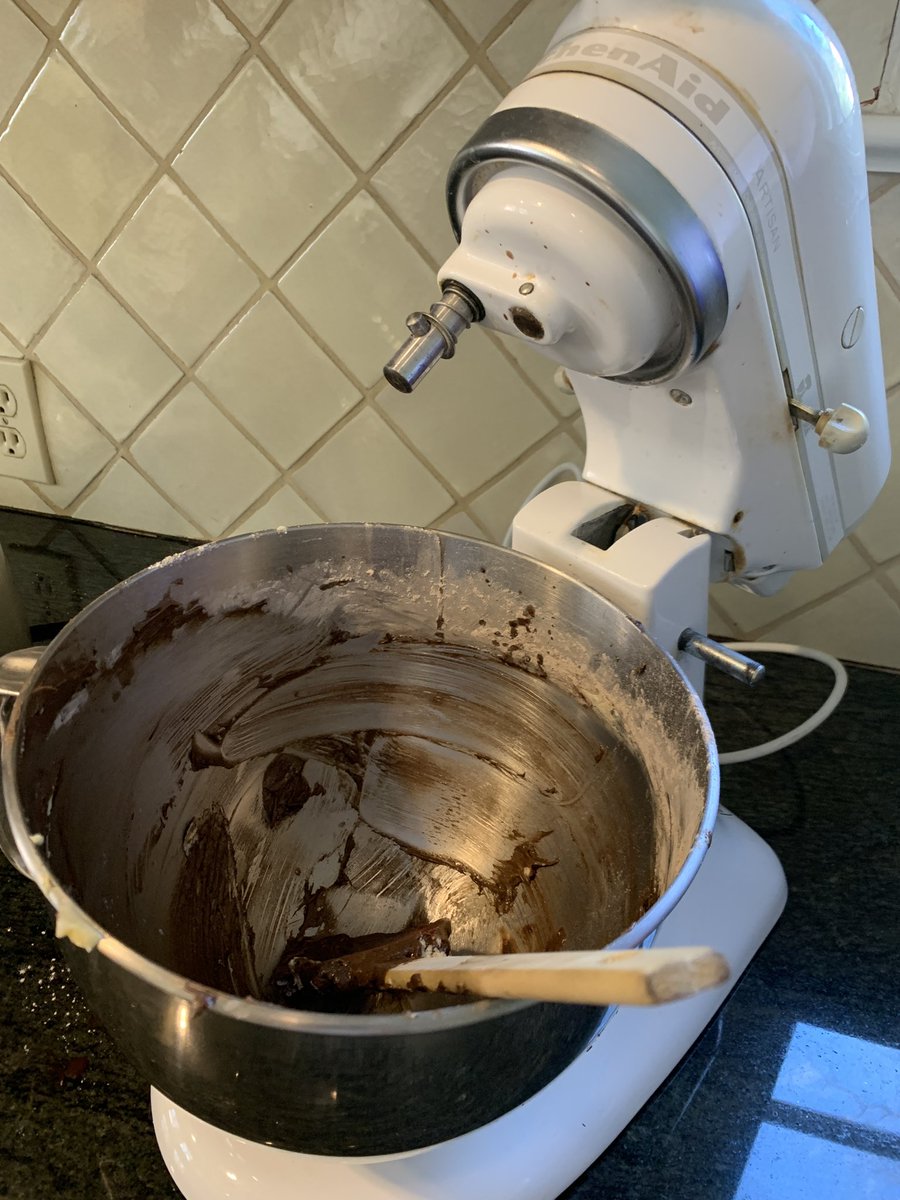 KeesToKitchen's tweet image. Attempting to create a fudgier Tunnel of Fudge Cake recipe. Fingers crossed! Will update you in a couple of hours.