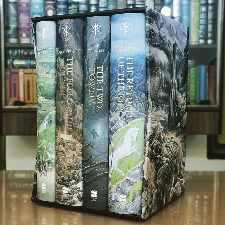 The Hobbit & The Lord of the Rings Boxed Set: Illustrated edition