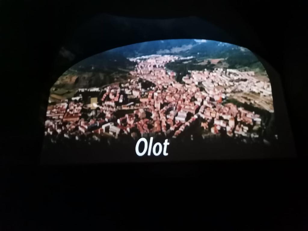 CONCEPCIOARENAL's tweet photo. Els nens i nenes de Cicle superior ja han arribat a Olot. Quines ganes tenien d'anar de colònies @consorciedubcn @Bcn_SantMarti https://t.co/nMSNBfxW2w